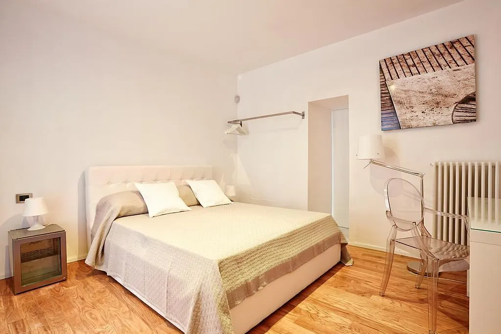 Suite Home Moncada Palermo 0*,  Italia